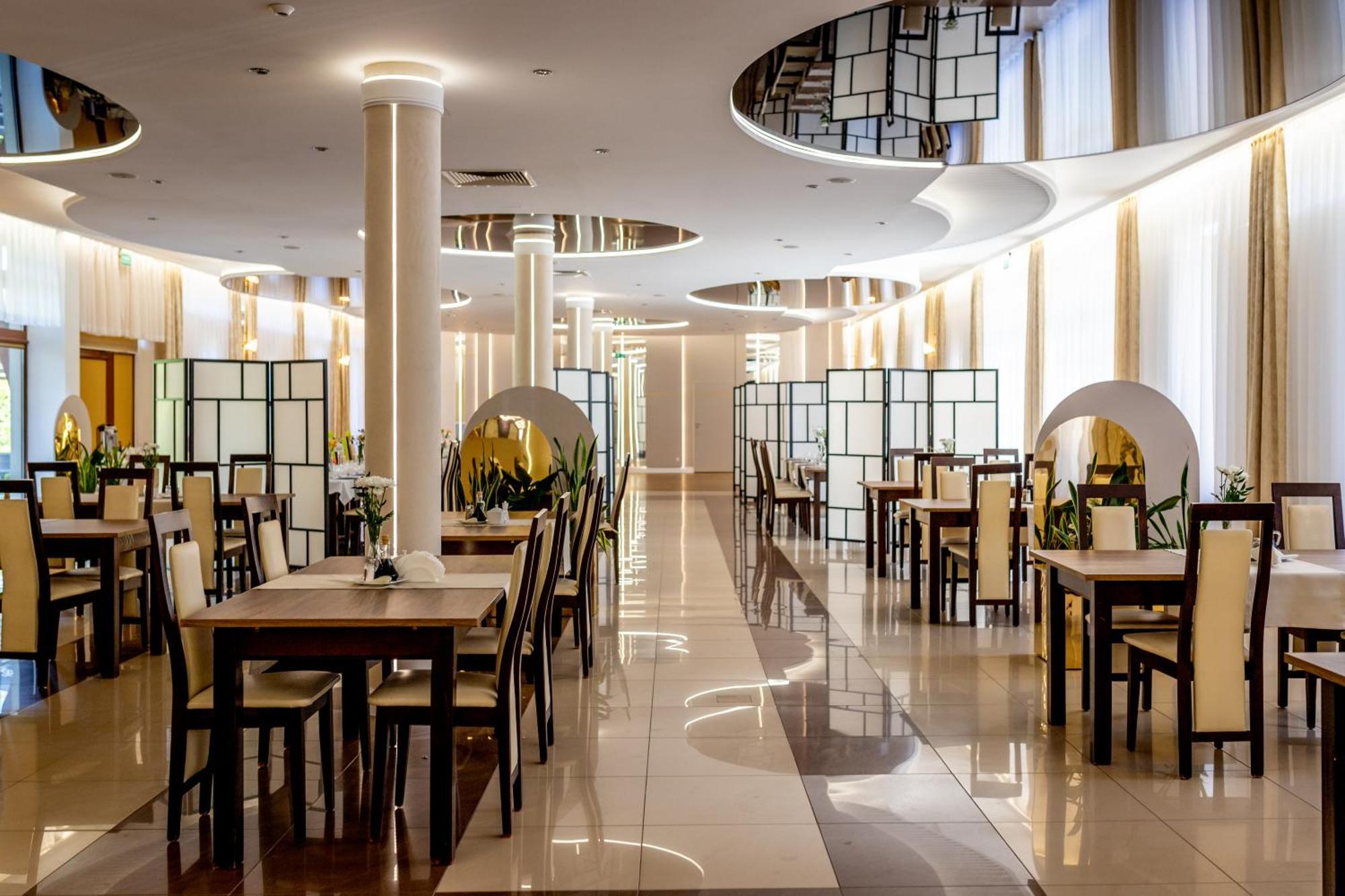Hotel Trzy Korony Głogów Małopolski Esterno foto